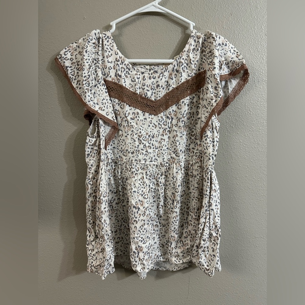Leopard Print Flutter Sleeve Top